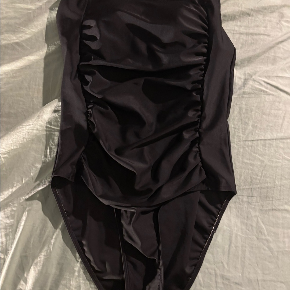 Elegant Black Ruched bathing suit